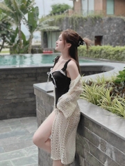 Set bikini khoác ren lưới dài