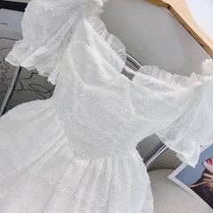 Đầm trắng ren hoa bèo tầng xòe