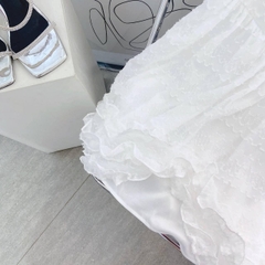 Đầm trắng ren hoa bèo tầng xòe