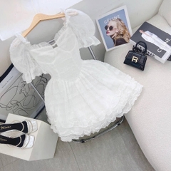 Đầm trắng ren hoa bèo tầng xòe