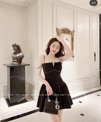Đầm 2 dây xẻ đen cúp ngực