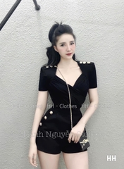 Áo khuy đệm vai