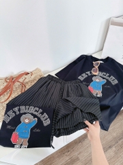 Set áo thun đen gấu chân váy sọc