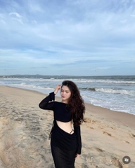 Đầm ôm body tay dài cut eo