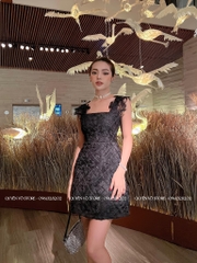 Đầm ren hoa ô vuông - M