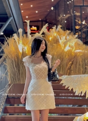 Đầm ren hoa ô vuông - M
