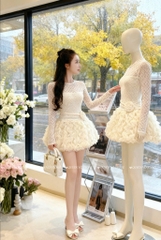 Đầm ren cổ tròn tay dài - Kem