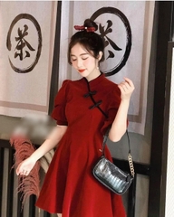 Đầm nhung đỏ cổ tàu