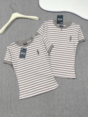 Áo thun ôm thêu ngựa - Form vừa