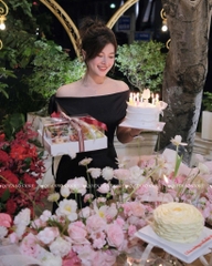 Đầm lụa lệch vai buộc nơ dài - Đen