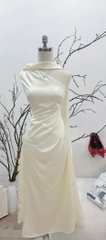 Đầm thiết kế lệch vai