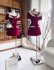 Đầm đỏ nhung cổ vuông viền ren