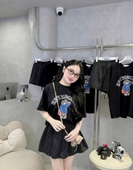 Set áo thun đen gấu chân váy sọc