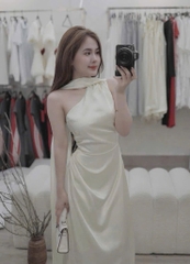 Đầm thiết kế lệch vai
