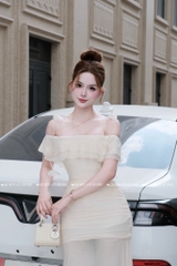 Đầm ôm body trễ vai 2 dây - Kem