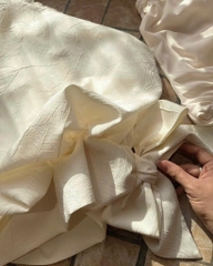 Đầm nude cổ yếm phồng bí
