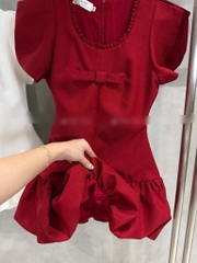 Đầm cổ tròn viền ren tay phồng xòe