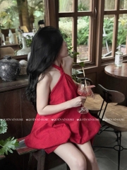 Đầm đỏ cổ yếm phồng bí