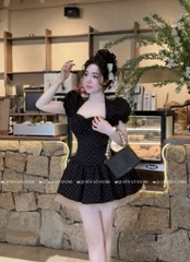 Đầm cổ vuông chấm bi - Đen