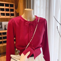 Set áo đỏ cột nơ tay dài chân váy trắng ren tầng