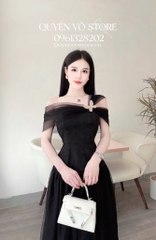 Đầm ren trễ vai phối lưới dáng dài - Đen