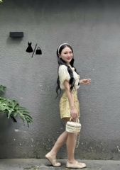 Set áo trắng ren hoa quần gấm