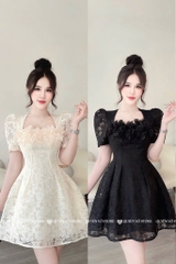 Đầm ren cổ vuông hoa ngực - Đen