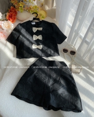 Set trắng đen quần đùi nơ ngực - M
