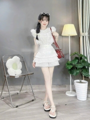 Set áo xô trắng bo eo x chân váy tầng