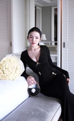 Đầm ôm body tay dài đính bướm - Đỏ