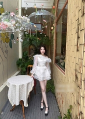 Đầm midi trắng tầng hoa vai td