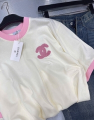 Áo thun cổ tròn thêu xù chanel