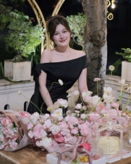 Đầm lụa lệch vai buộc nơ dài - Đen