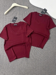 Áo thun cổ tim trơn - Form vừa