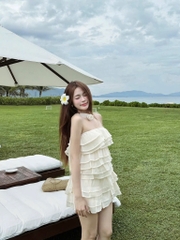 Đầm kem cúp ngực tầng