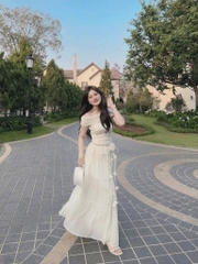 Set áo trắng trễ vai nhún chân váy midi đính hoa