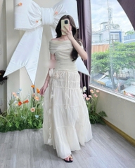 Set áo trắng trễ vai nhún chân váy midi đính hoa