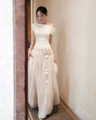 Set áo trắng trễ vai nhún chân váy midi đính hoa