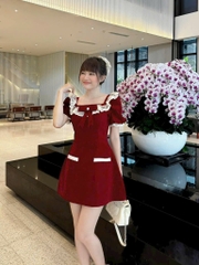 Đầm đỏ nhung cổ vuông viền ren