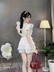 Set áo xô trắng bo eo x chân váy tầng