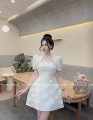 Đầm cổ vuông đính hoa ô