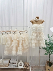 Đầm kem cúp ngực tầng