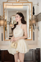 Đầm tơ dáng yếm trễ vai