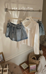 Set áo thun trắng tay dài cổ tim chân váy jean