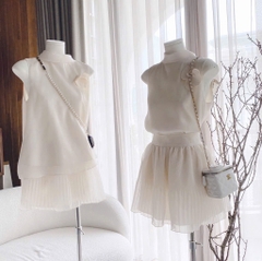 Set voan nude cổ lọ chân váy dập li