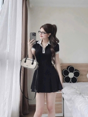 Đầm đen cổ polo viền