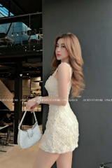 Đầm ren hoa ô vuông - M