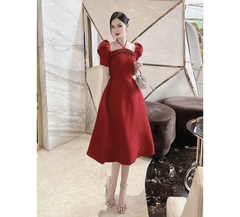 Đầm midi cổ yếm đính ngọc
