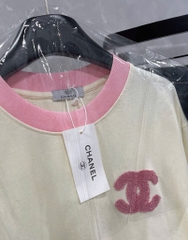 Áo thun cổ tròn thêu xù chanel