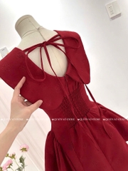 Đầm đỏ xòe tay tiên
